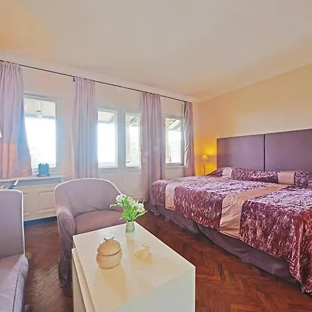 Hotel Villa Astra Laurana Esterno foto