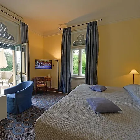 Hotel Villa Astra Laurana Esterno foto